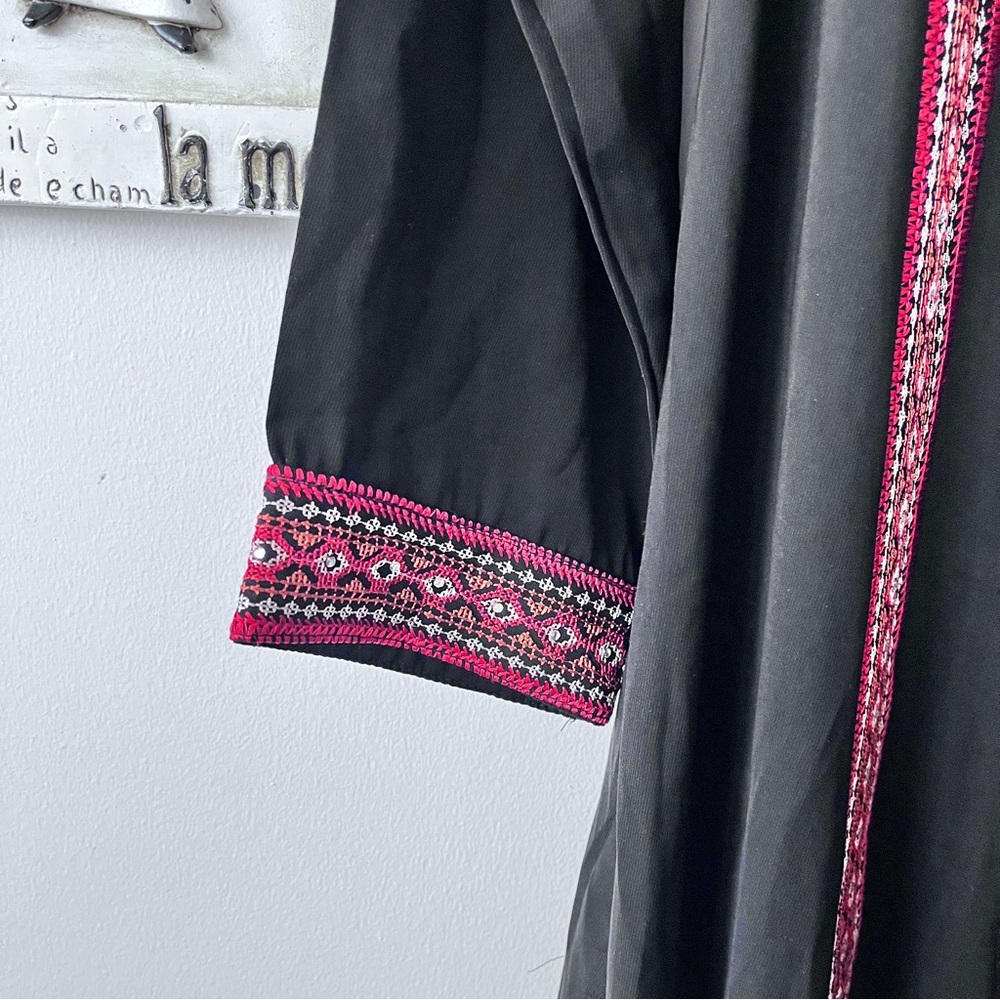 Vintage Black Embroidered Boho Modest Maxi Caftan Size 2 - Picture 8 of 8
